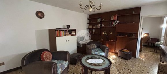8 rooms House in Portacomaro, Italy No. 56155 15
