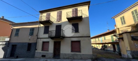 8 rooms House in Portacomaro, Italy No. 56155 21