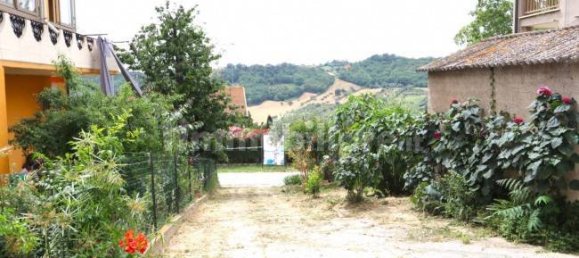 4 bedrooms Villa in Colonnella, Italy No. 123186 9