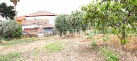 4 bedrooms Villa in Colonnella, Italy No. 123186 5