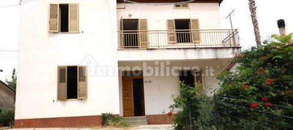 4 bedrooms Villa in Colonnella, Italy No. 123186 3