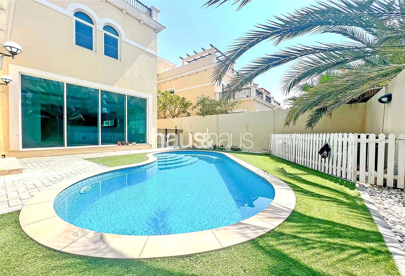 4 bedrooms Villa in Jumeirah Park, UAE No. 99783