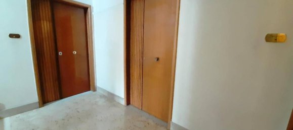 5 rooms Apartment in Taranto, Italy No. 147857 7