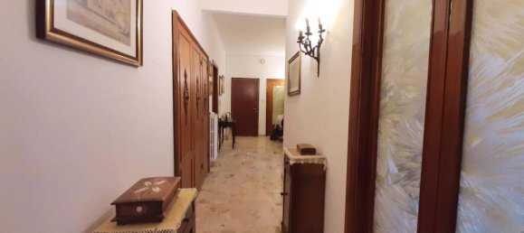 5 rooms Apartment in Taranto, Italy No. 147857 8