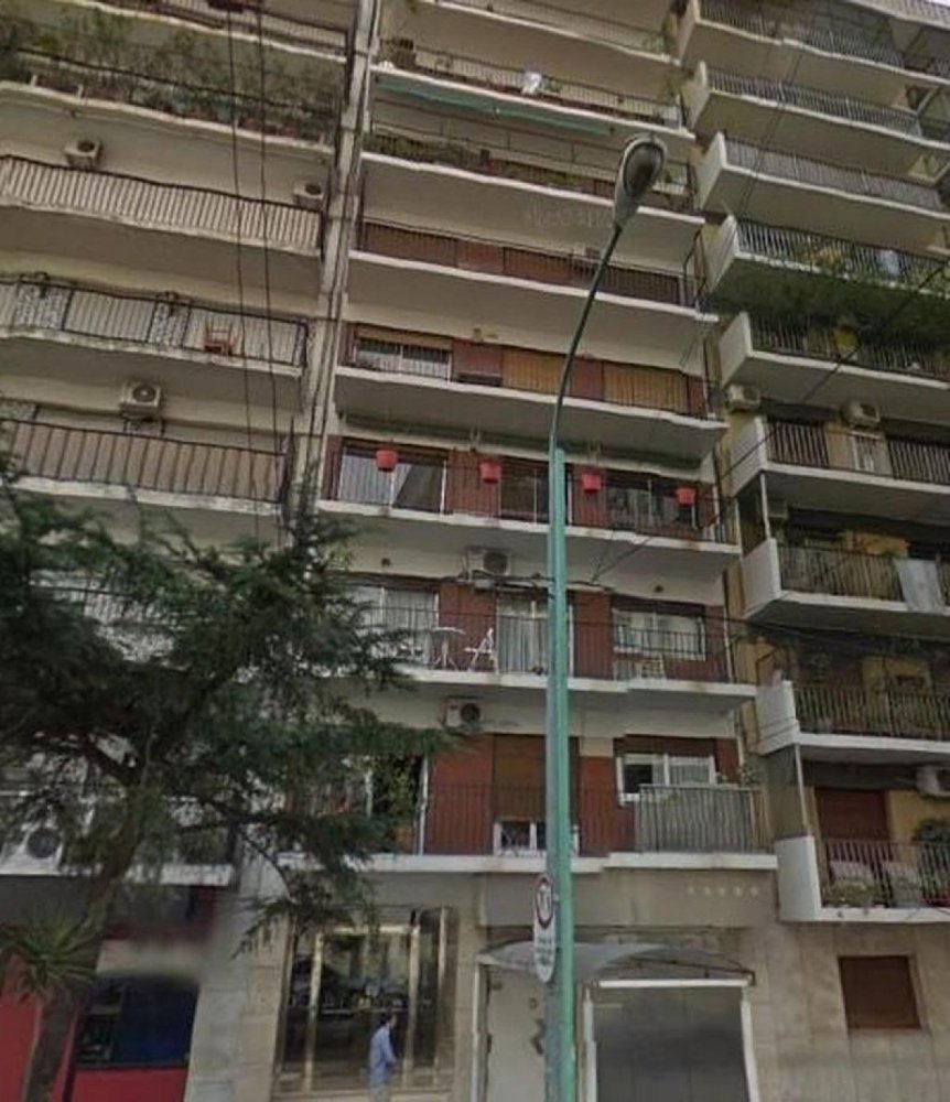 Apartamento de 3 dormitorios en Buenos Aires, Argentina No. 102106
