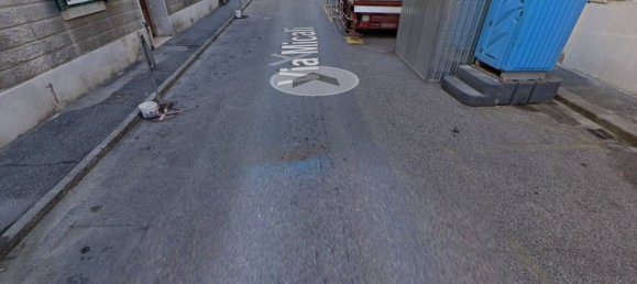 3 bedrooms Apartment in Livorno, Italy No. 376922 9