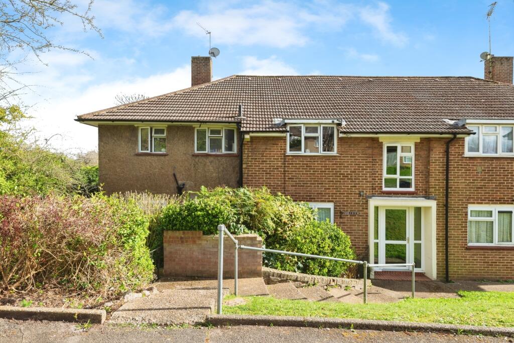 2 bedrooms Apartment in Coulsdon, United Kingdom No. 8062