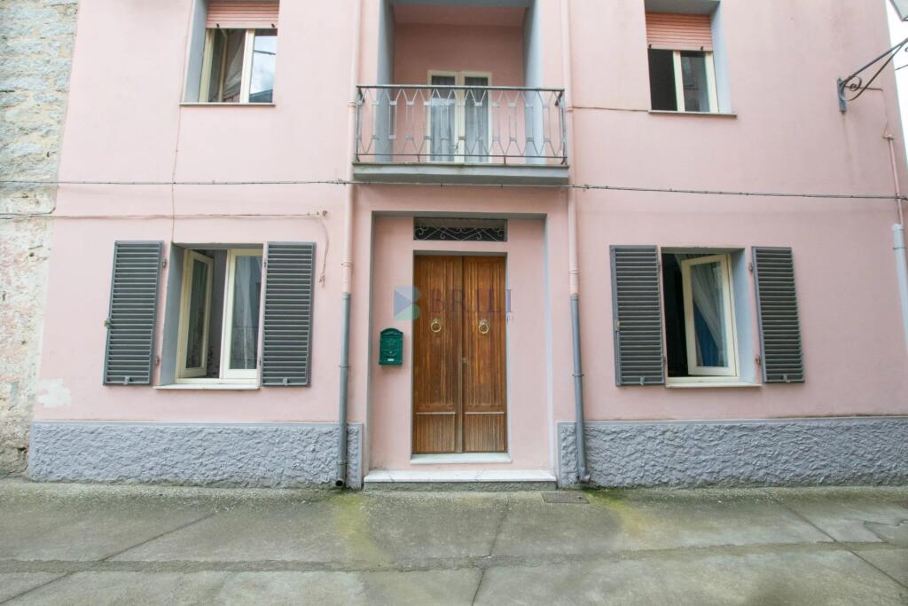 4 bedrooms Townhouse in Luras, Italy No. 327012