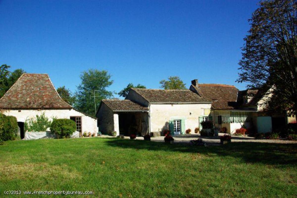 3 bedrooms House in Issigeac, France No. 2173
