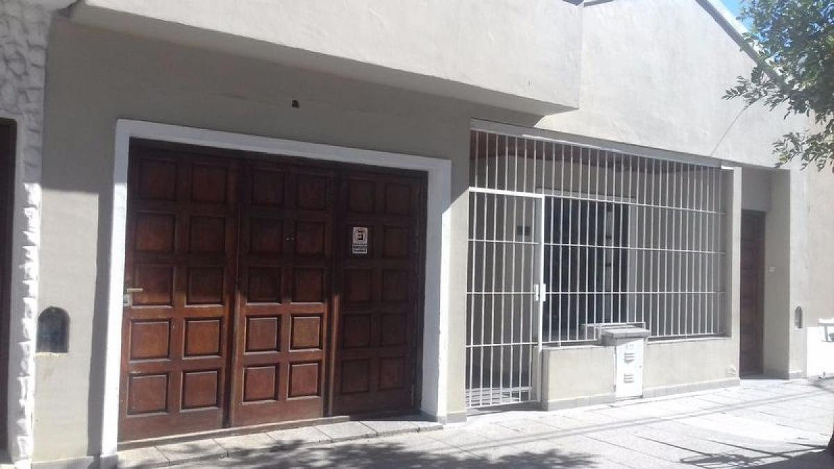 4 bedrooms House in Mar del Plata, Argentina No. 83522