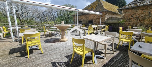 246m² Commercial property in Arnac-Pompadour, France No. 276608 4