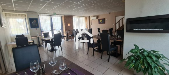 246m² Commercial property in Arnac-Pompadour, France No. 276608 2