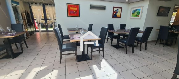 246m² Commercial property in Arnac-Pompadour, France No. 276608 3