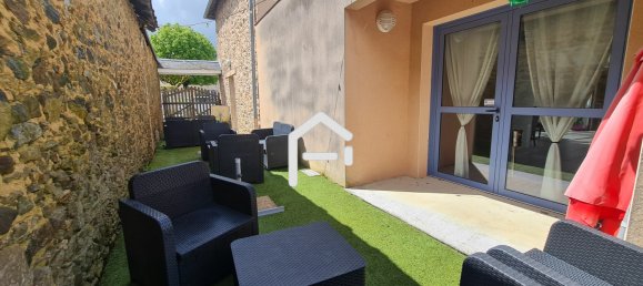 246m² Commercial property in Arnac-Pompadour, France No. 276608 8