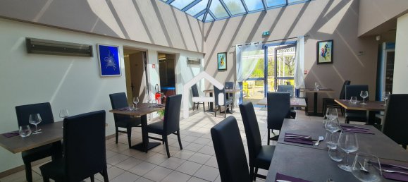 246m² Commercial property in Arnac-Pompadour, France No. 276608 11