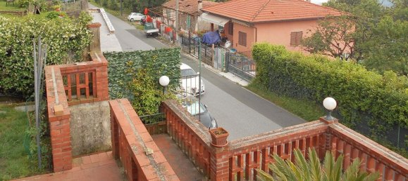 10غرفة فيلا في Massa, Italy رقم 200708 43