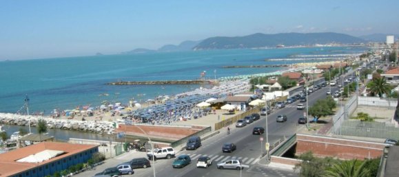 10غرفة فيلا في Massa, Italy رقم 200708 17