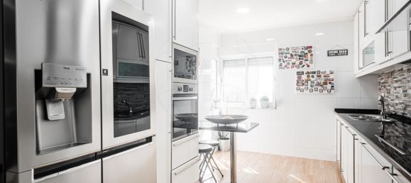 3 bedrooms Apartment in Lisbon, Portugal No. 143198 9