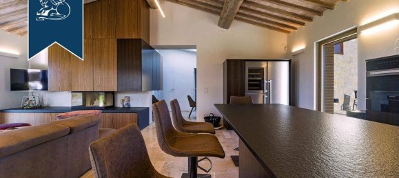 3 bedrooms Villa in Volterra, Italy No. 154473 9