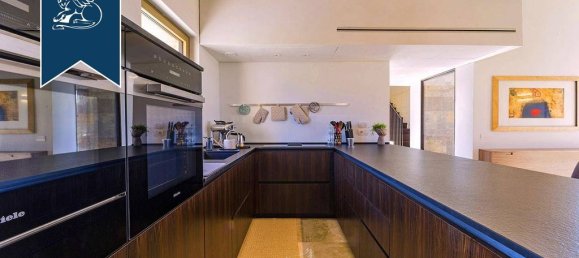 3 bedrooms Villa in Volterra, Italy No. 154473 11