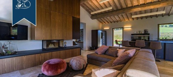 3 bedrooms Villa in Volterra, Italy No. 154473 7