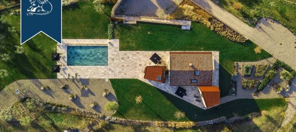 3 bedrooms Villa in Volterra, Italy No. 154473 5