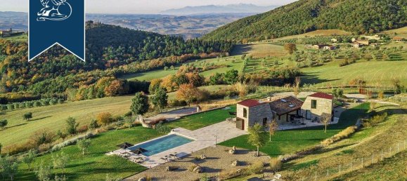 3 bedrooms Villa in Volterra, Italy No. 154473 2