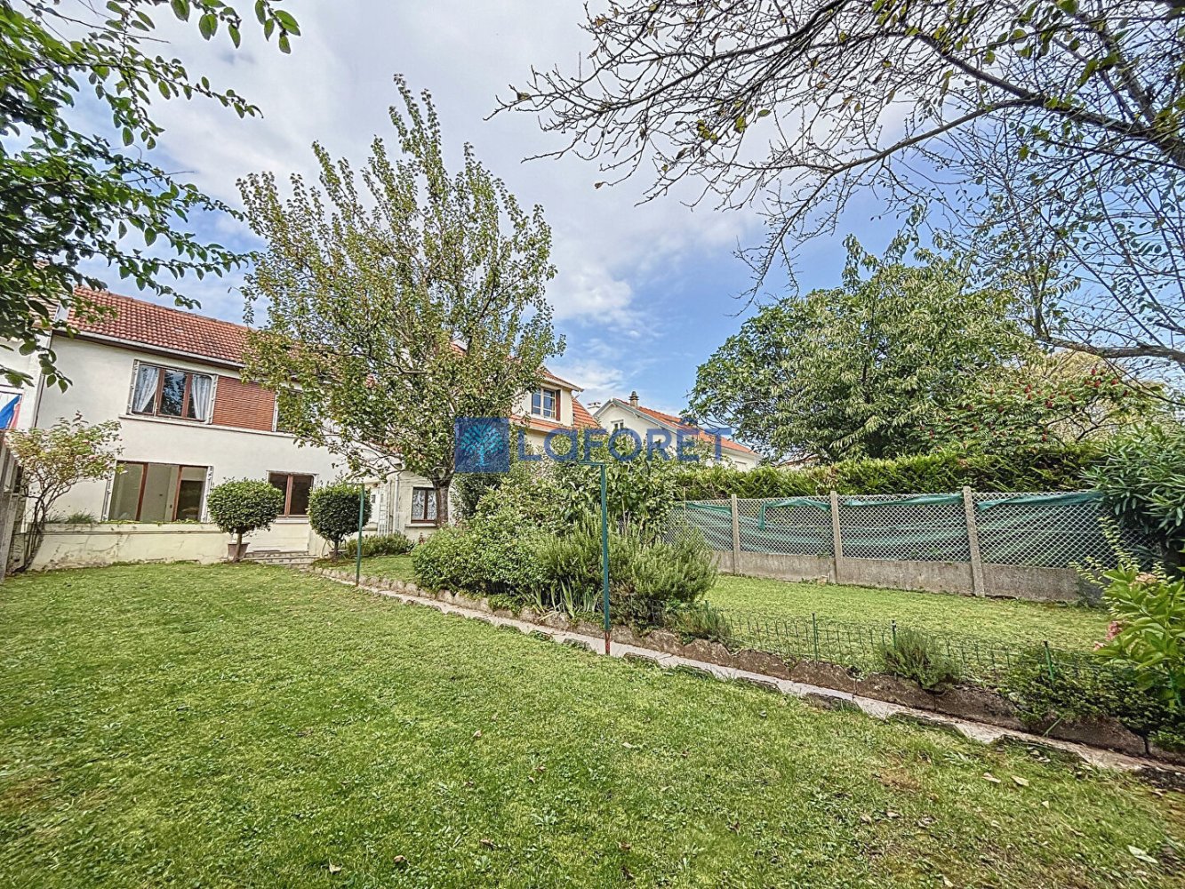 Casa de 4 dormitorios en Savigny-sur-Orge, France No. 180827