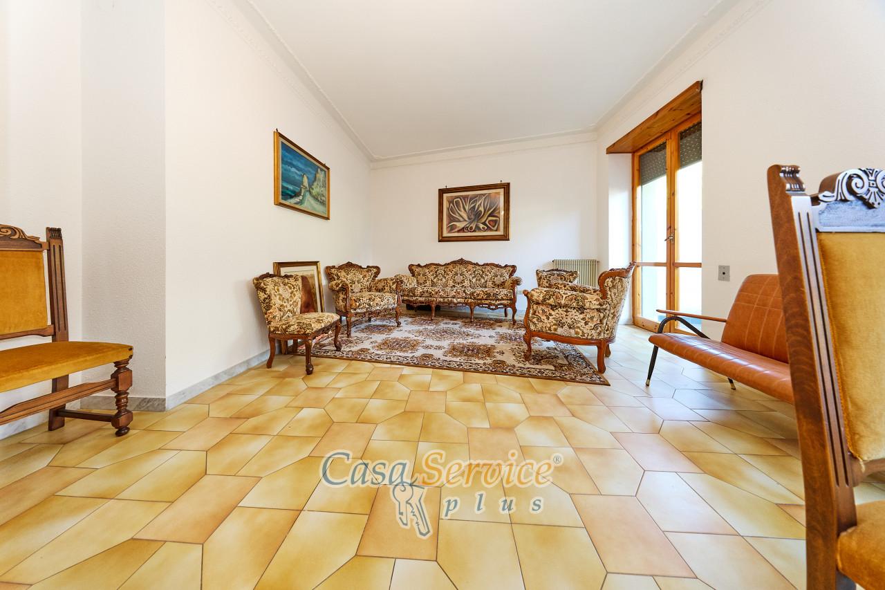 4-salle Appartement à Matino, Italy No. 235477