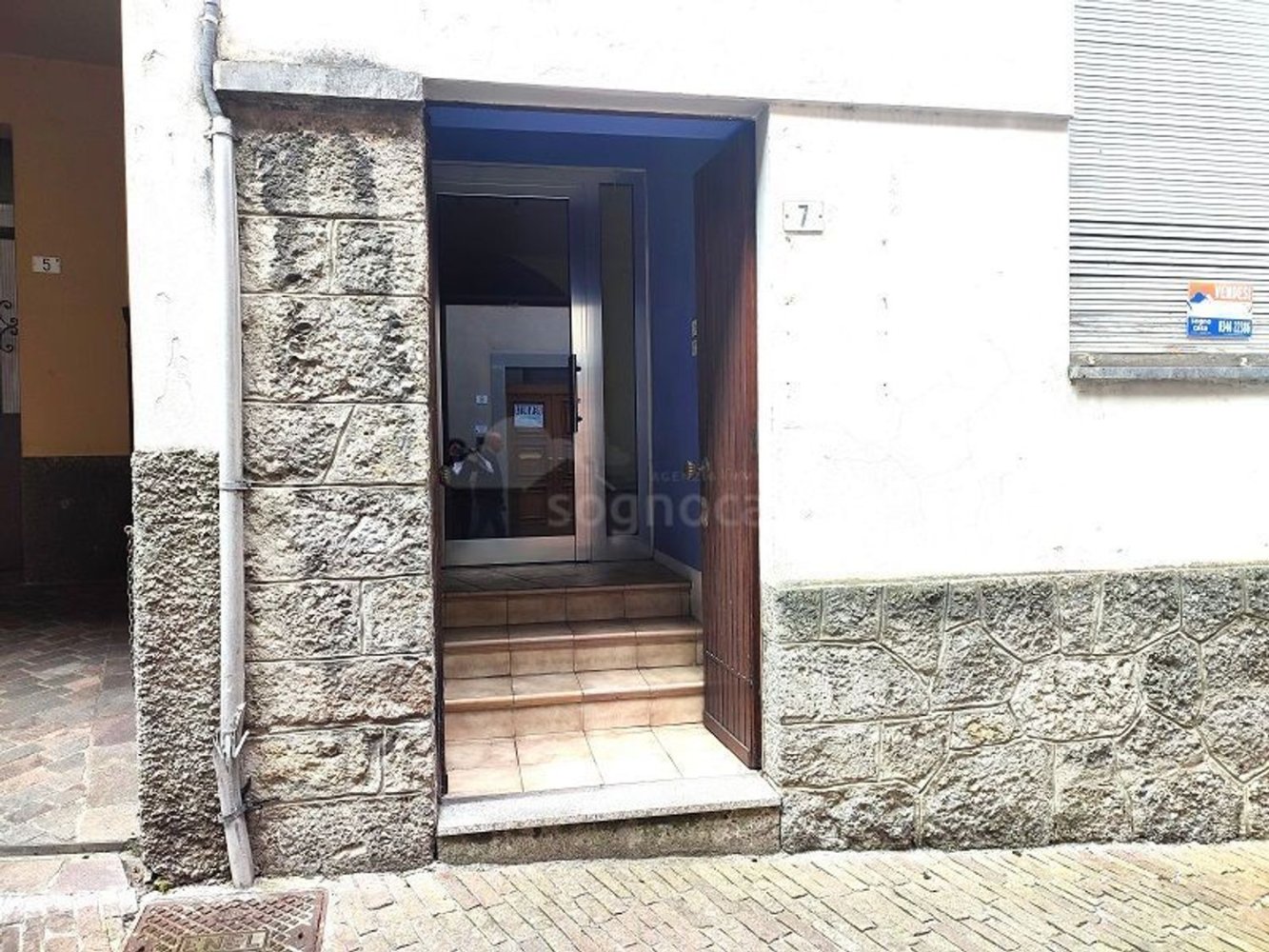 127m² Commercial property in Clusone, Italy No. 190695