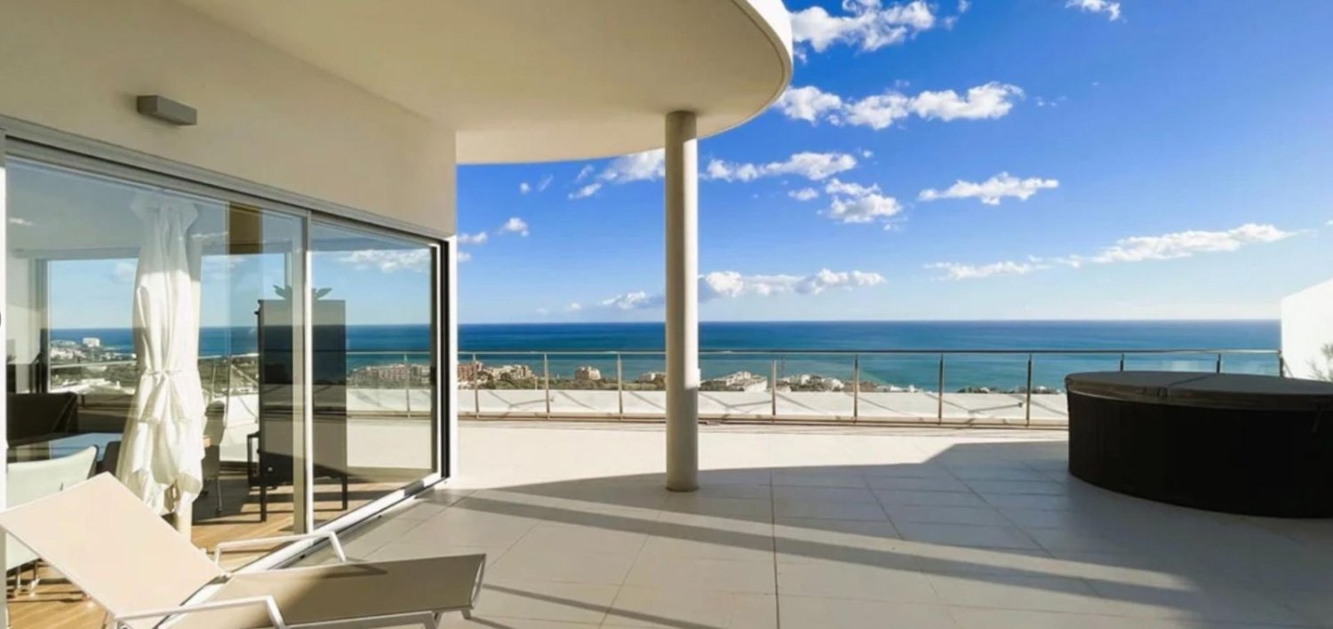 3 bedrooms Penthouse in Benalmadena, Spain No. 140669