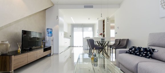 2 bedrooms Bungalow in Torrevieja, Spain No. 12009 4