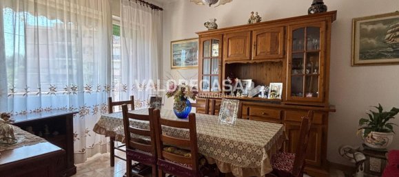 4 rooms Apartment in Carrara, Italy No. 286348 6