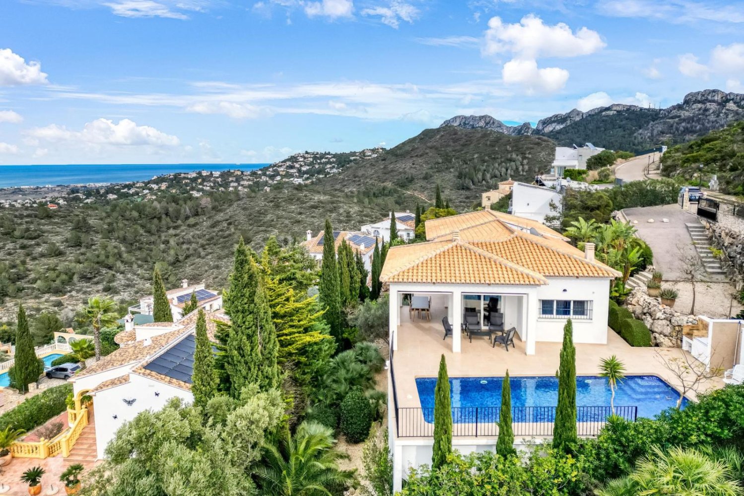 Villa de 4 dormitorios en Alicante, Spain No. 91970