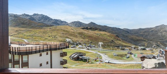 3 bedrooms Apartment in Les Belleville, France No. 595 15