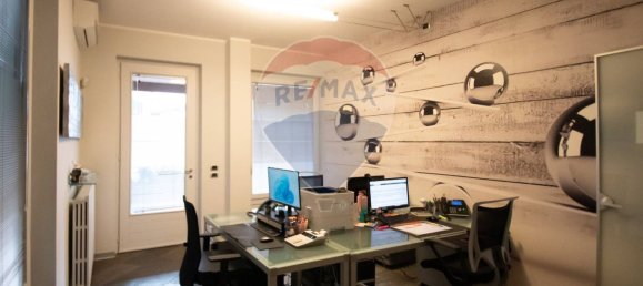 Офис с 4 комнатами в Палаццоло суль Ольо, Италия № 371651 12