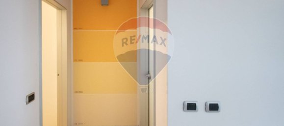 Офис с 4 комнатами в Палаццоло суль Ольо, Италия № 371651 8