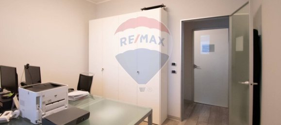 Офис с 4 комнатами в Палаццоло суль Ольо, Италия № 371651 16