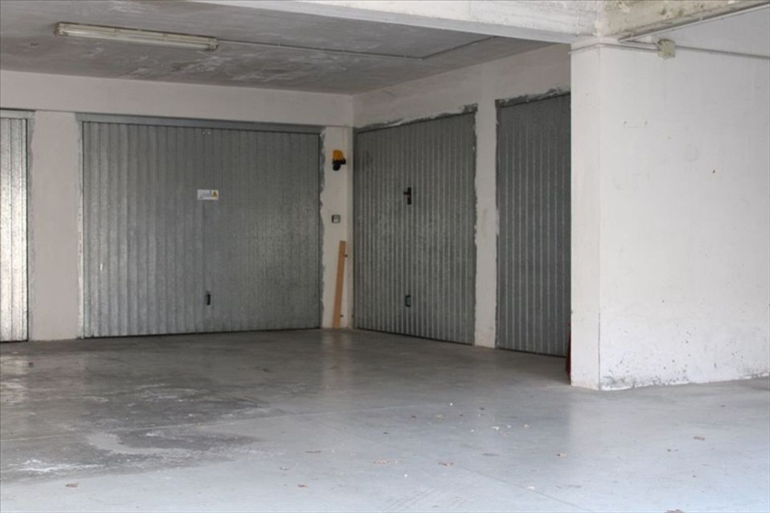  مرآب في Chieti, Italy 14متر مربع رقم 103766