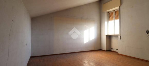 4 Schlafzimmer Wohnung in Roverbella, Italy, Nr. 375126 12