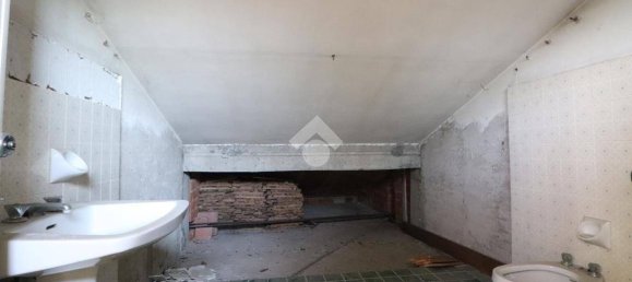 4 Schlafzimmer Wohnung in Roverbella, Italy, Nr. 375126 17