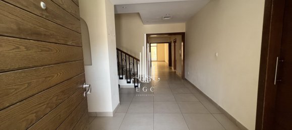 Villa T5 em Khalifa City, UAE N.º 40125 15