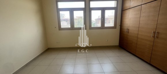 Villa T5 em Khalifa City, UAE N.º 40125 8