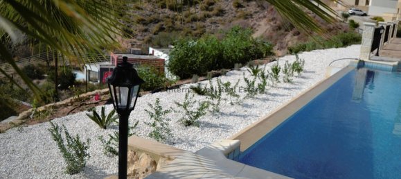 Вилла с 3 спальнями в Пейя, Кипр № 940 5