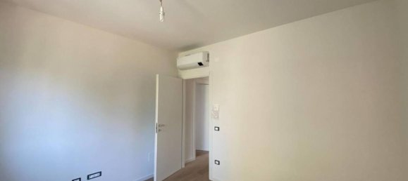 3 rooms Apartment in Casalecchio di Reno, Italy No. 129301 39