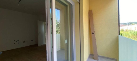 3 rooms Apartment in Casalecchio di Reno, Italy No. 129301 5
