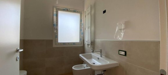 3 rooms Apartment in Casalecchio di Reno, Italy No. 129301 30