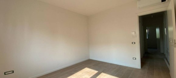 3 rooms Apartment in Casalecchio di Reno, Italy No. 129301 28