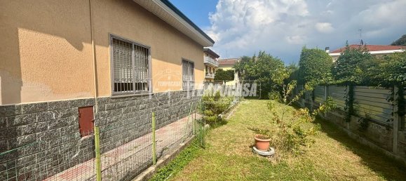 3 rooms Villa in Cesano Maderno, Italy No. 269761 2