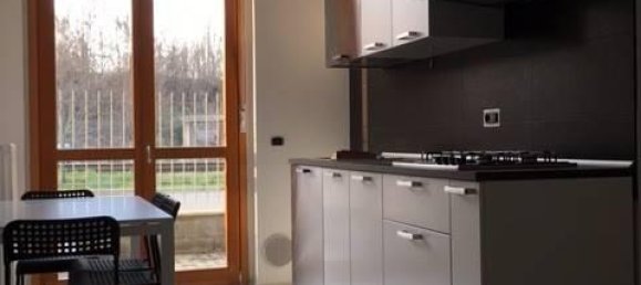 2غرفة شقة في Alba, Italy رقم 64352 2